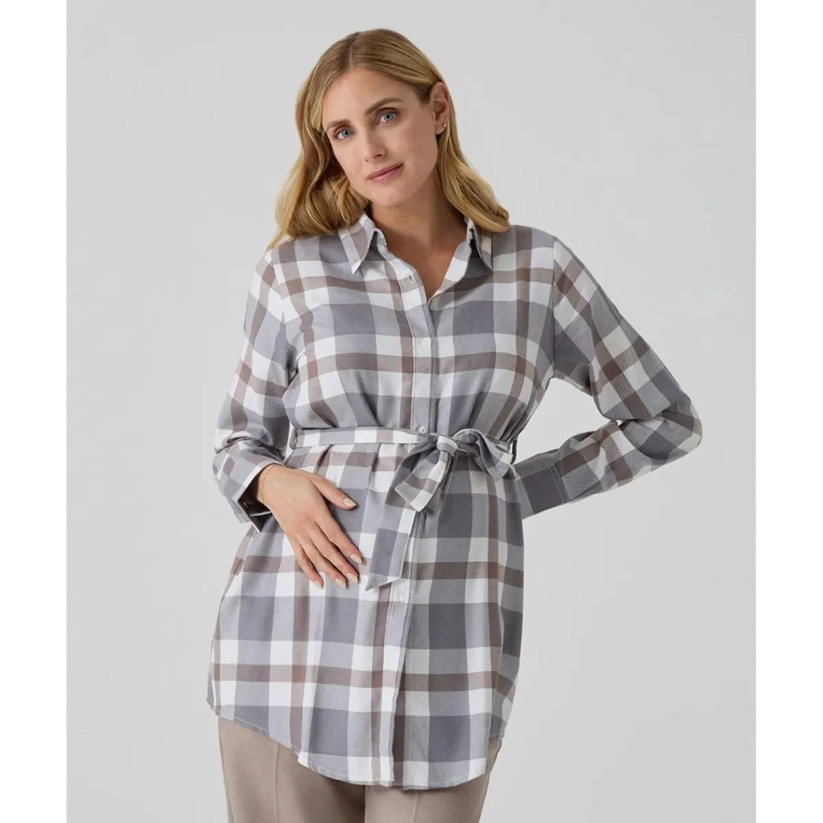 Camisa premamá y de lactancia con estampado tartán*Prenatal Outlet