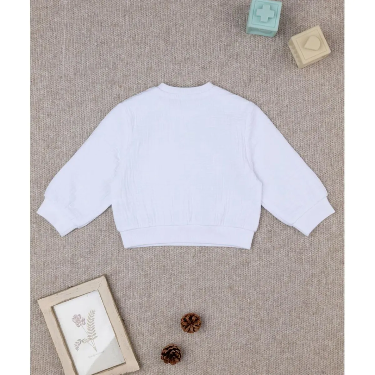 Camiseta blanca de cuello redondo para niño*Prenatal Clearance