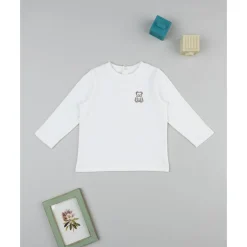 Camiseta básica infantil blanca con parche de osito*Prenatal Outlet