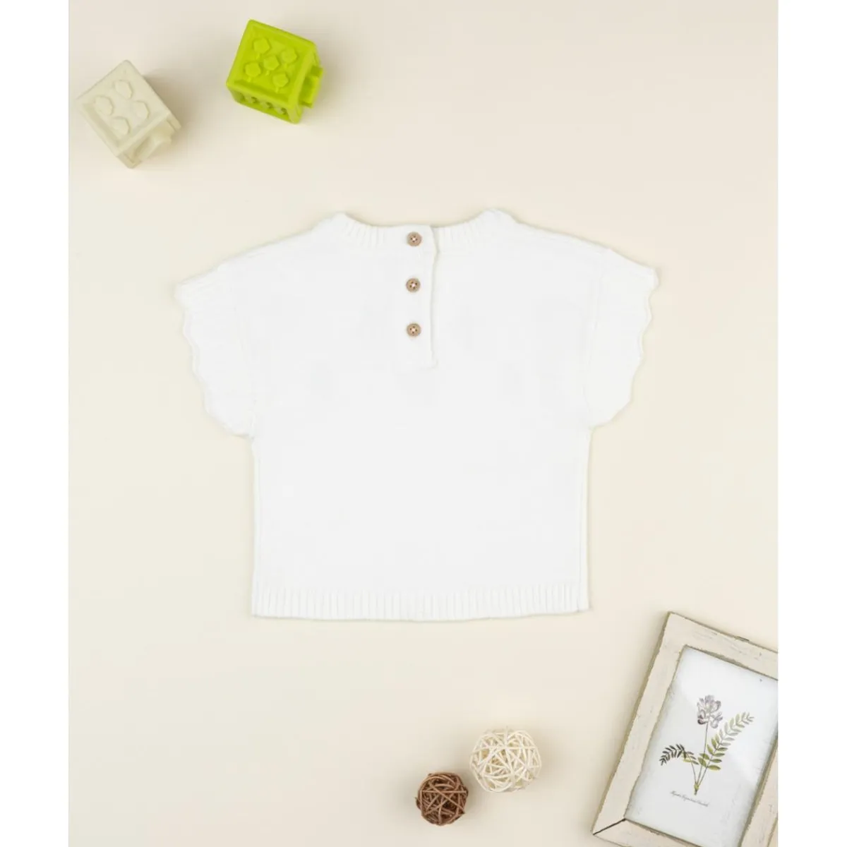 Chaleco de niña blanco bordado*Prenatal Sale