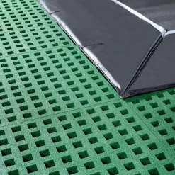 Discount Exit - Cama elástica de suelo Dynamic 275 x 458 cm negro con perímetro de seguridad Camas Elásticas