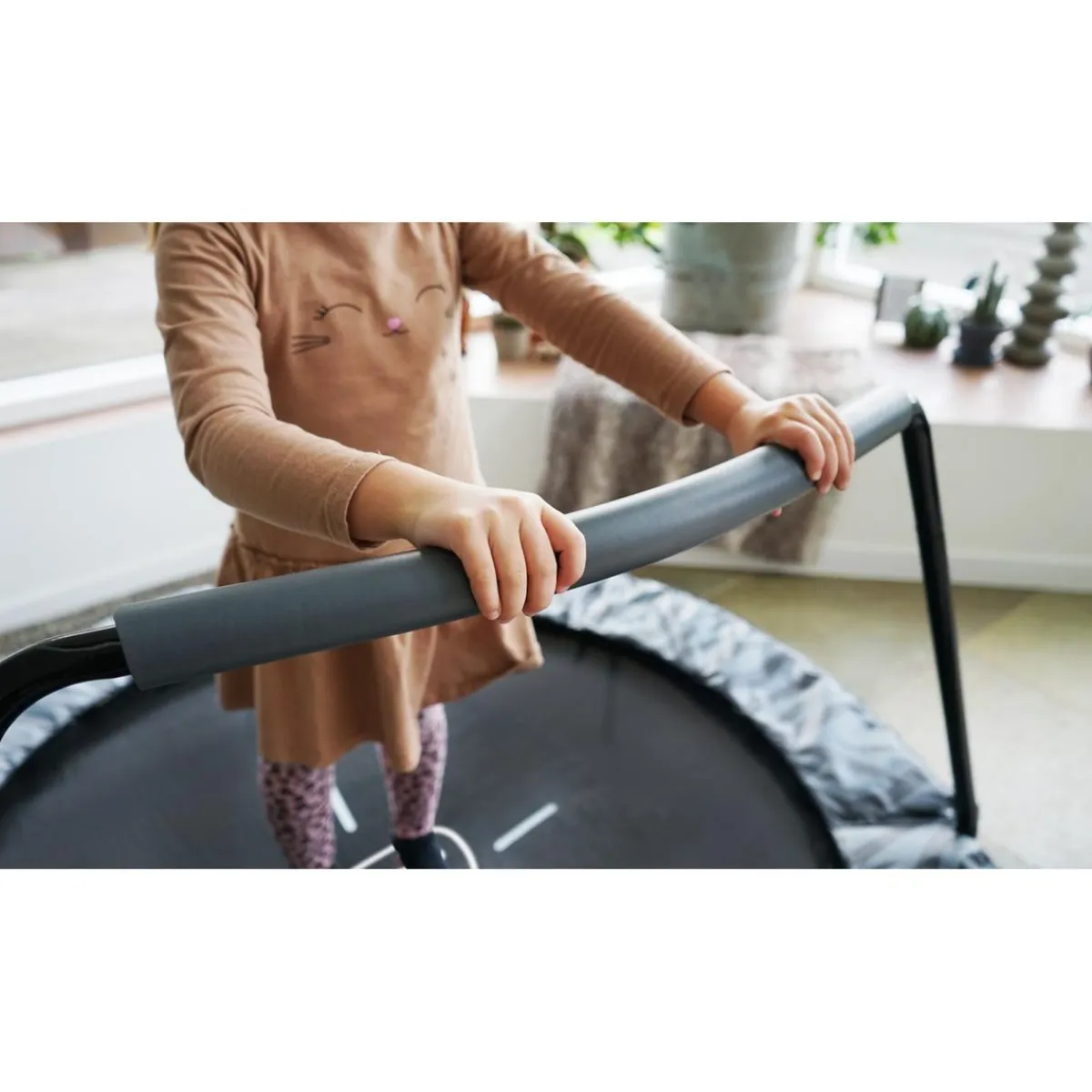 Online Exit - Cama elástica Junior Tiggy negro/gris con barra de apoyo Camas Elásticas