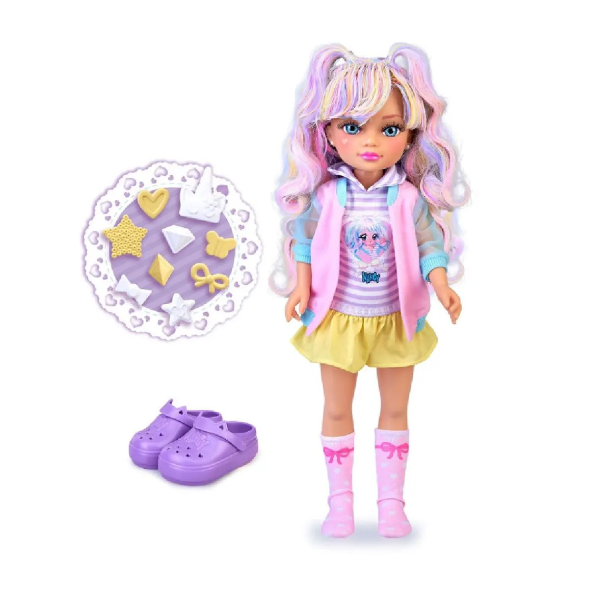 Famosa - Muñeca Charms in Style con accesorios*NANCY Hot