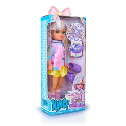 Famosa - Muñeca Charms in Style con accesorios*NANCY Hot