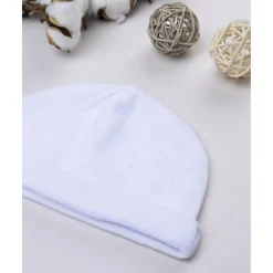 Gorro de recién nacido blanco con estampado allover*Prenatal Outlet