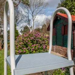 - Escalera de 136 cm para piscinas de 120-132 cm*GRE