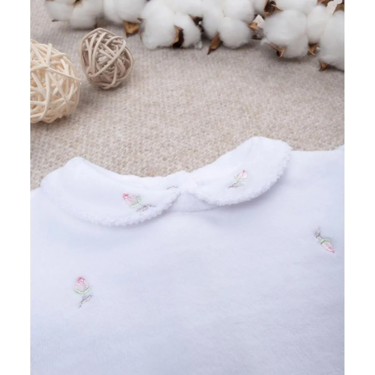 Monito de bebé blanco con osito de regalo*Prenatal Clearance