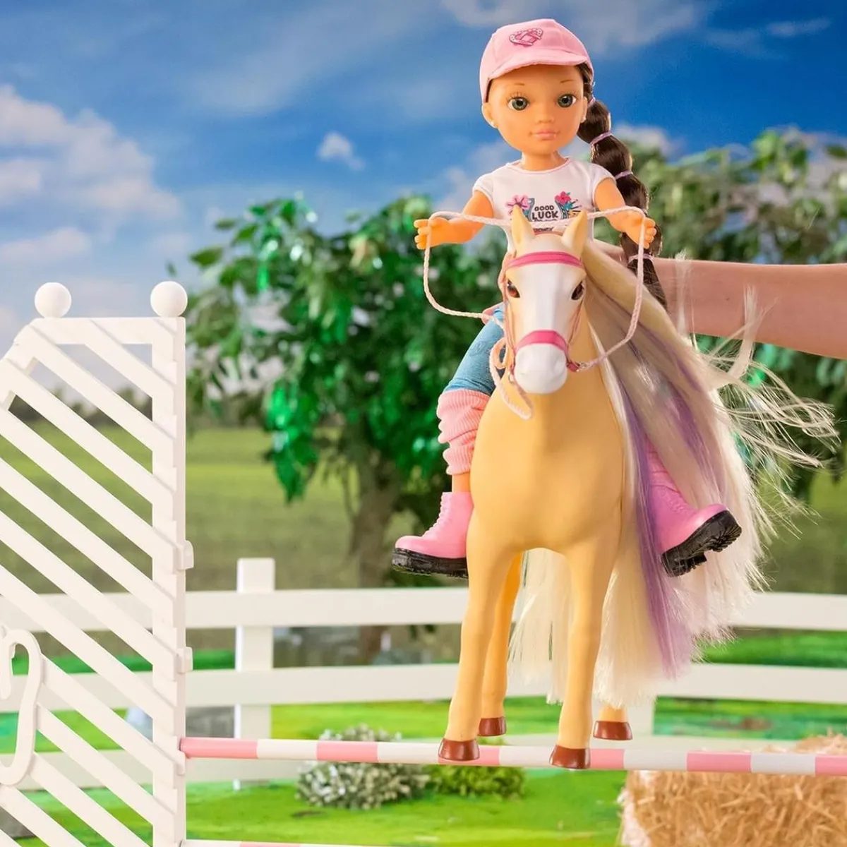 Best - Muñeca articulada con caballo y accesorios de cuidado ㅤ Muñecas