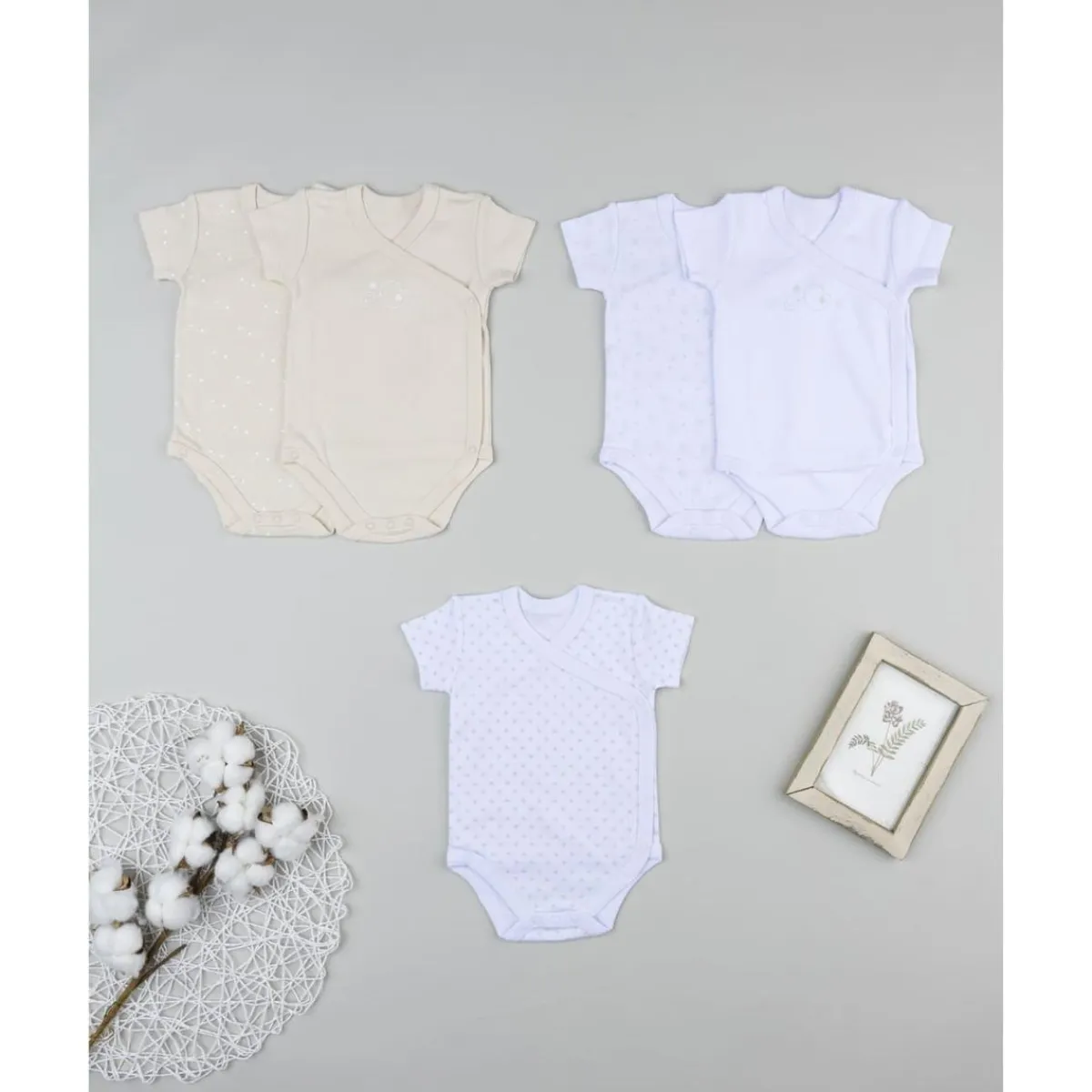 Pack 5 bodies de manga corta para niña en beige y blanco*Prenatal Online