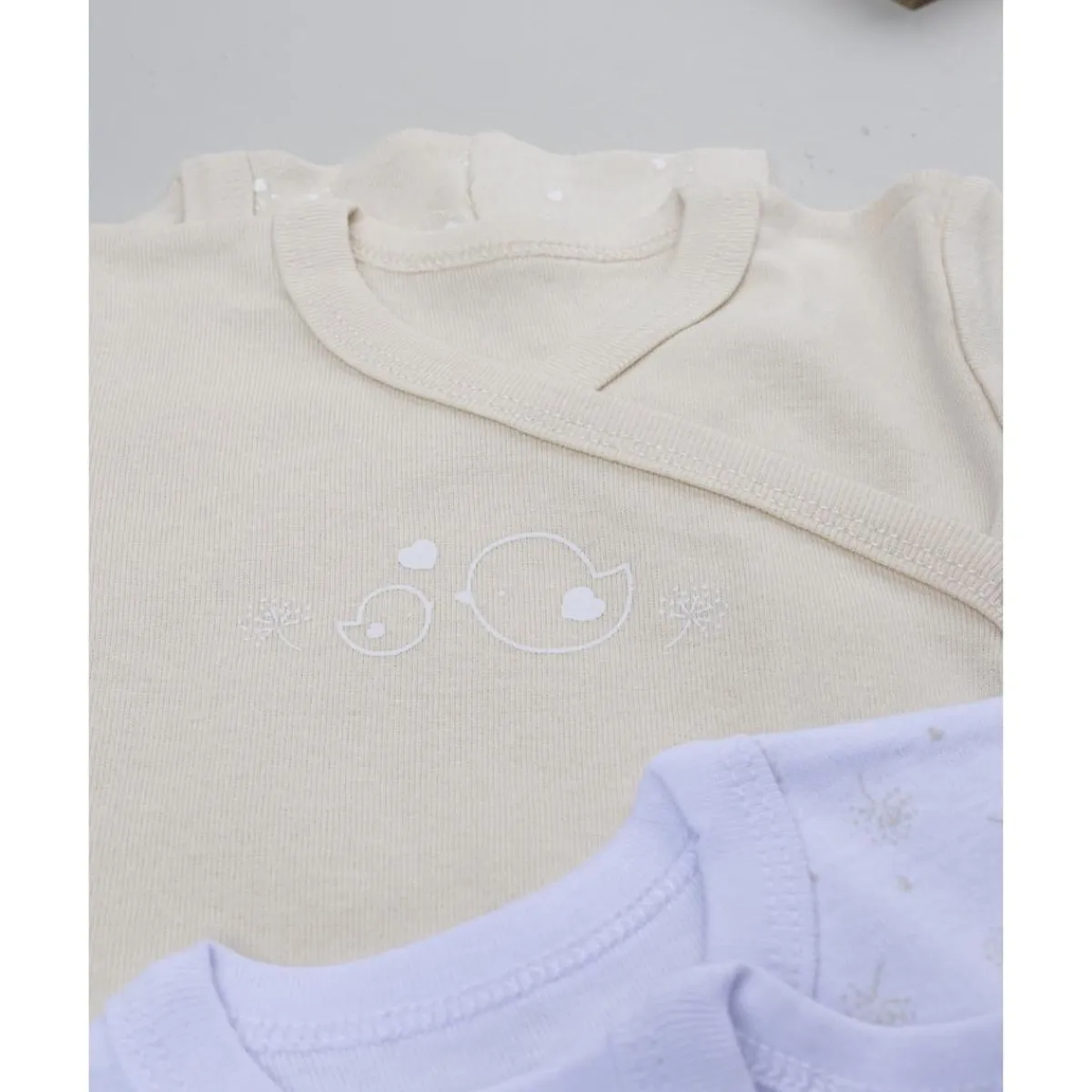 Pack 5 bodies de manga corta para niña en beige y blanco*Prenatal Online