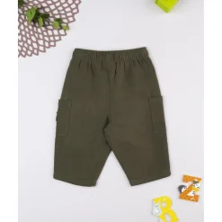 Pantalón niño verde con bolsillos cargo y oso*Prenatal Sale