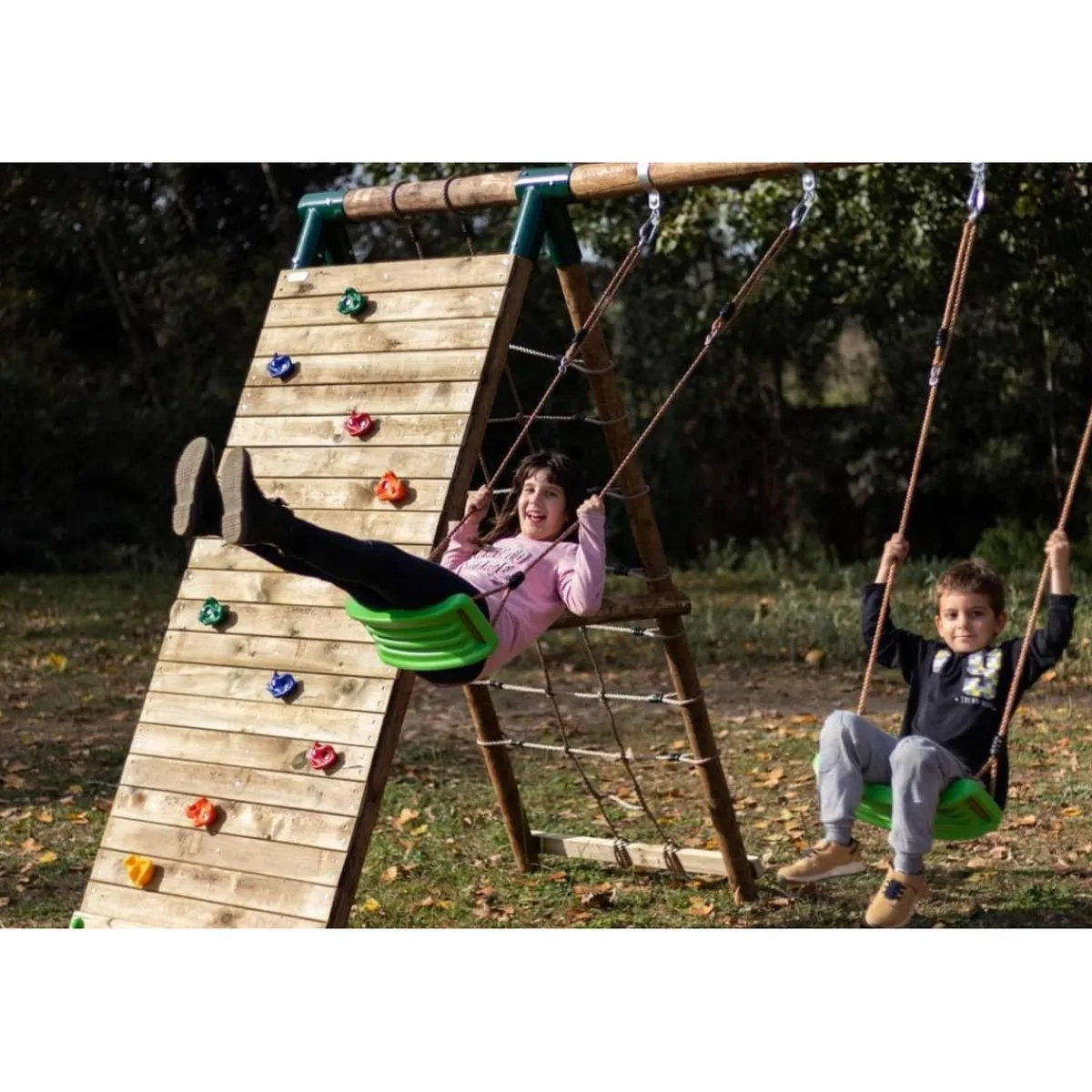 Parque infantil de madera columpios y escalada Timbu*MASGAMES Sale