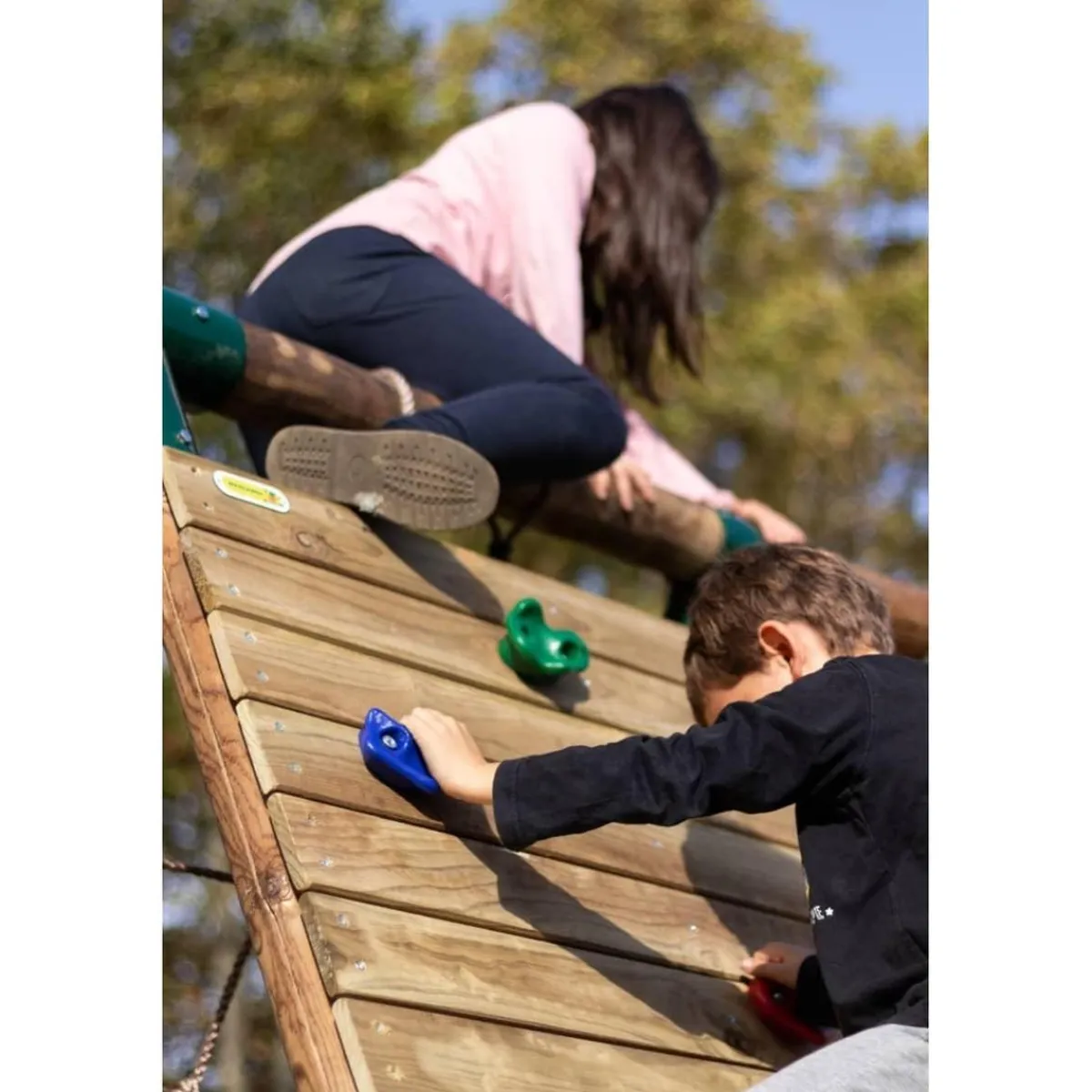 Parque infantil de madera columpios y escalada Timbu*MASGAMES Sale