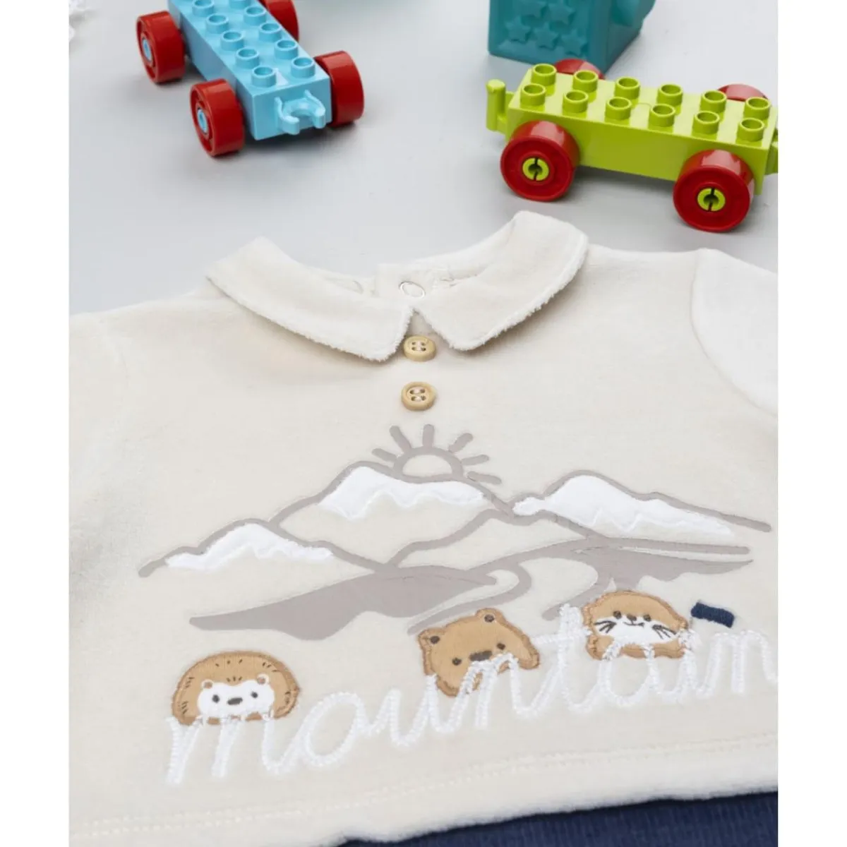 Pijama bicolor de bebé en terciopelo con estampado "Mountain"*Prenatal Online