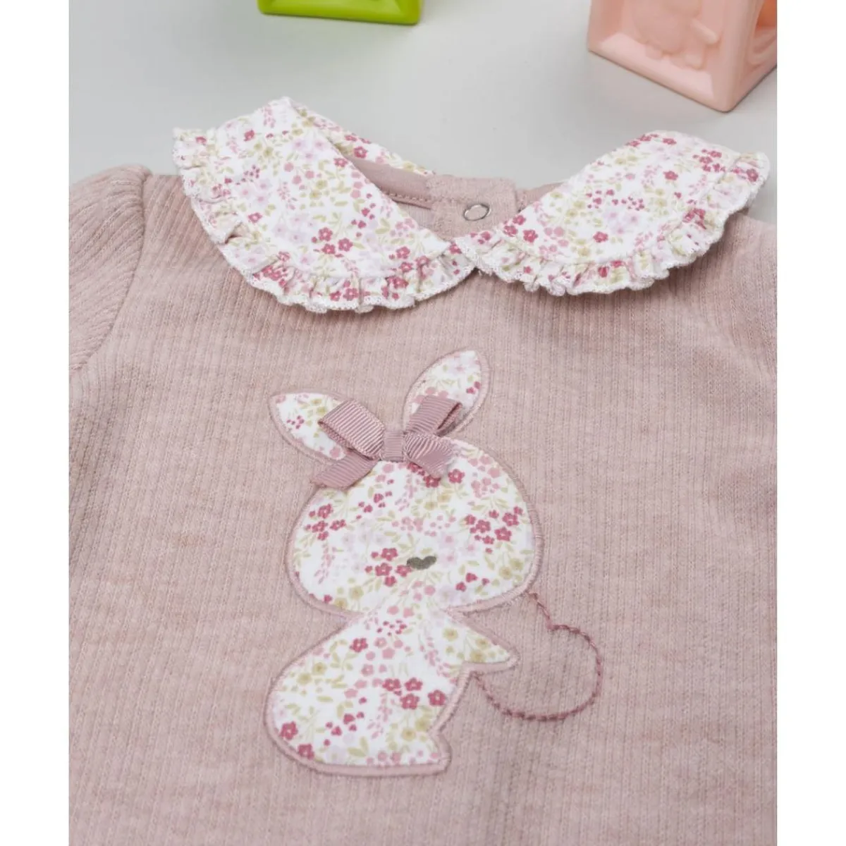 Pijama en color rosa antiguo de bebé niña con patch de conejito*Prenatal Best