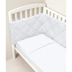 Protector de cuna con estampado de nubes*Prenatal Hot