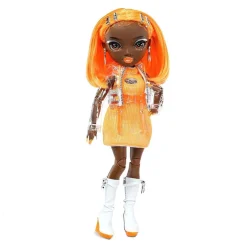 - Michelle St. Charles Muñecas