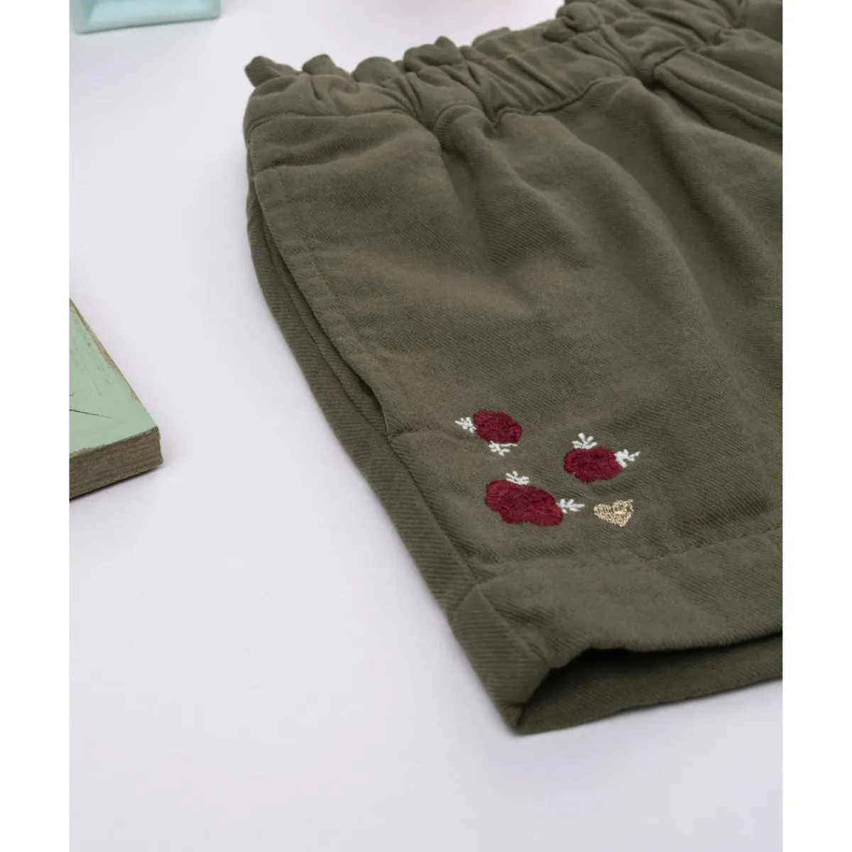 Clearance Shorts verdes de niña con bordados Niña·Niña 2-10 Años|Niña 2-10 Años·Vaqueros, Pantalones Y Petos