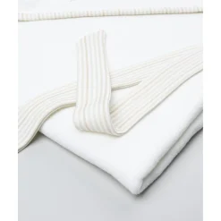 Toalla cuadrada blanca con conejito*Prenatal Sale